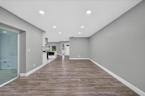 Casa en venta en Clearwater, Florida, 4 dormitorios, 184.88 m2 № 2150237 - foto 19