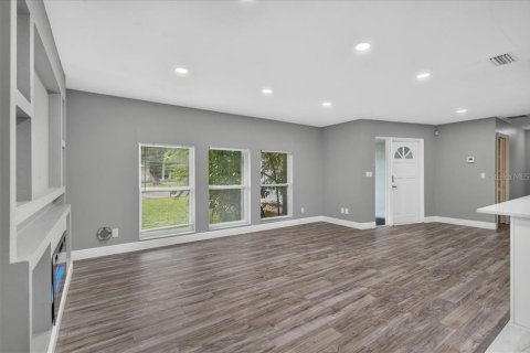 Casa en venta en Clearwater, Florida, 4 dormitorios, 184.88 m2 № 2150237 - foto 3