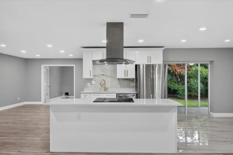 Casa en venta en Clearwater, Florida, 4 dormitorios, 184.88 m2 № 2150237 - foto 8