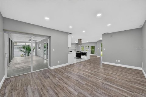 Casa en venta en Clearwater, Florida, 4 dormitorios, 184.88 m2 № 2150237 - foto 18