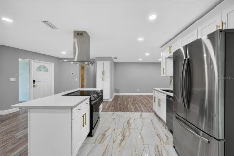 Casa en venta en Clearwater, Florida, 4 dormitorios, 184.88 m2 № 2150237 - foto 12