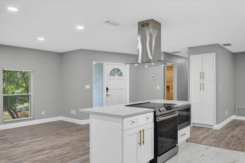 Casa en venta en Clearwater, Florida, 4 dormitorios, 184.88 m2 № 2150237 - foto 11
