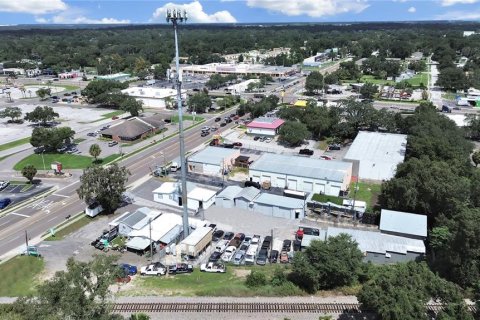 Купить коммерческую недвижимость в Сеффнер, Флорида 777.87м2, № 2371016 - фото 30