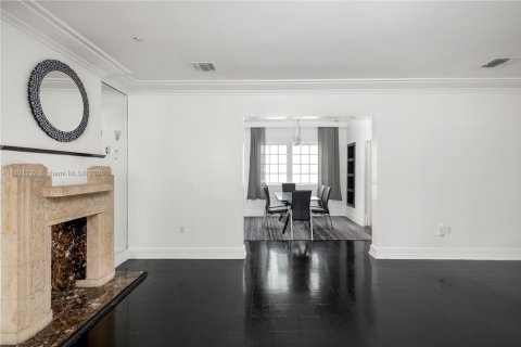 Copropriété à vendre à Miami Beach, Floride: 2 chambres, 104.61 m2 № 1809365 - photo 11