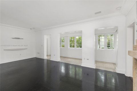Copropriété à vendre à Miami Beach, Floride: 2 chambres, 104.61 m2 № 1809365 - photo 13