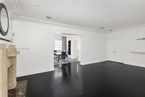 Copropriété à vendre à Miami Beach, Floride: 2 chambres, 104.61 m2 № 1809365 - photo 10