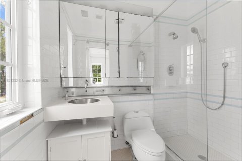 Copropriété à vendre à Miami Beach, Floride: 2 chambres, 104.61 m2 № 1809365 - photo 17