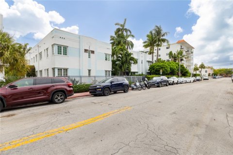Copropriété à vendre à Miami Beach, Floride: 2 chambres, 104.61 m2 № 1809365 - photo 29