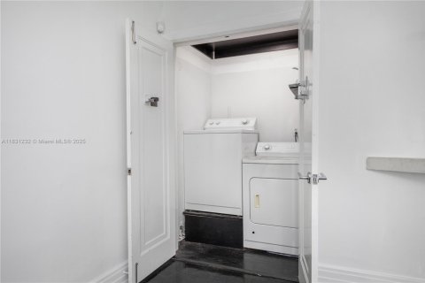 Copropriété à vendre à Miami Beach, Floride: 2 chambres, 104.61 m2 № 1809365 - photo 22