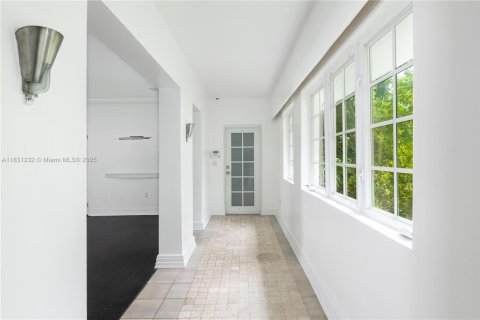 Copropriété à vendre à Miami Beach, Floride: 2 chambres, 104.61 m2 № 1809365 - photo 5