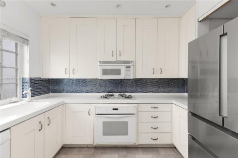Copropriété à vendre à Miami Beach, Floride: 2 chambres, 104.61 m2 № 1809365 - photo 2
