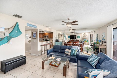 Copropriété à vendre à Indian Rocks Beach, Floride: 2 chambres, 103.31 m2 № 1536294 - photo 3