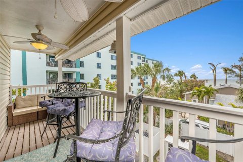 Copropriété à vendre à Indian Rocks Beach, Floride: 2 chambres, 103.31 m2 № 1536294 - photo 1