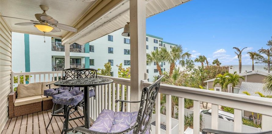 Condo à Indian Rocks Beach, Floride, 2 chambres  № 1536294