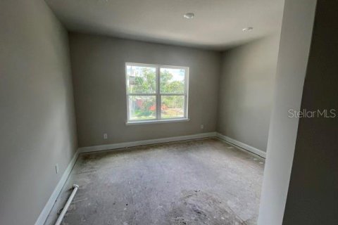 House in Orlando, Florida 5 bedrooms, 319.68 sq.m. № 2129060 - photo 14