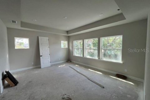House in Orlando, Florida 5 bedrooms, 319.68 sq.m. № 2129060 - photo 12