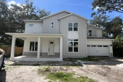 House in Orlando, Florida 5 bedrooms, 319.68 sq.m. № 2129060 - photo 18