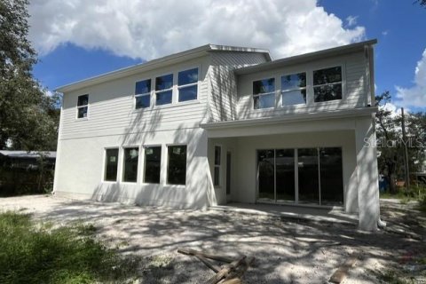 House in Orlando, Florida 5 bedrooms, 319.68 sq.m. № 2129060 - photo 17