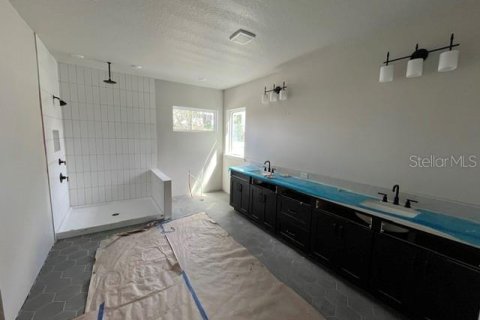 House in Orlando, Florida 5 bedrooms, 319.68 sq.m. № 2129060 - photo 13