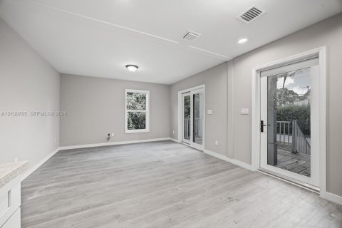 House in Key Largo, Florida 3 bedrooms № 2424681 - photo 5