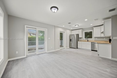 House in Key Largo, Florida 3 bedrooms № 2424681 - photo 7
