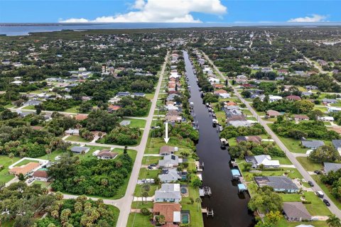 House in Port Charlotte, Florida 2 bedrooms, 95.13 sq.m. № 2284927 - photo 26