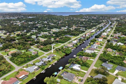 House in Port Charlotte, Florida 2 bedrooms, 95.13 sq.m. № 2284927 - photo 2