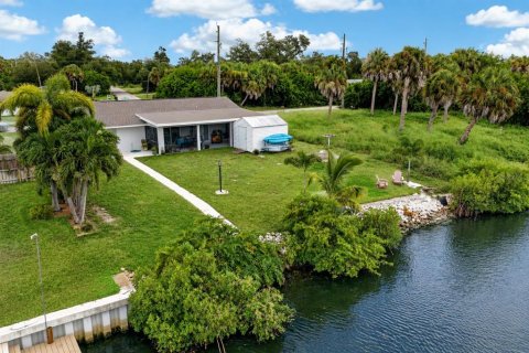 House in Port Charlotte, Florida 2 bedrooms, 95.13 sq.m. № 2284927 - photo 24