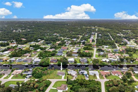 House in Port Charlotte, Florida 2 bedrooms, 95.13 sq.m. № 2284927 - photo 25