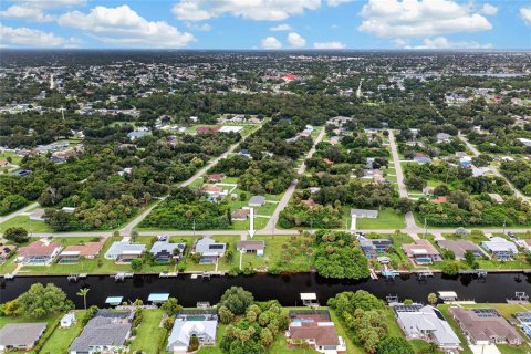 House in Port Charlotte, Florida 2 bedrooms, 95.13 sq.m. № 2284927 - photo 27