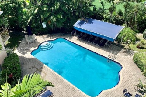 Condominio en alquiler en Bay Harbor Islands, Florida, 2 dormitorios, 95.69 m2 № 2060839 - foto 3