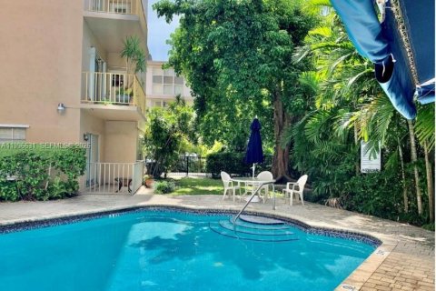 Condo à Bay Harbor Islands, Floride, 2 chambres  № 2060839