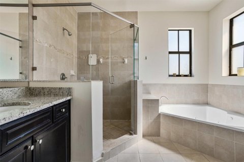 House in Doral, Florida 5 bedrooms, 286.51 sq.m. № 1731739 - photo 24