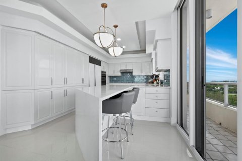 Copropriété à vendre à Longboat Key, Floride: 3 chambres, 209.03 m2 № 1720795 - photo 14