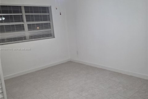 Touwnhouse à louer à Cooper City, Floride: 3 chambres, 125.42 m2 № 2003296 - photo 2