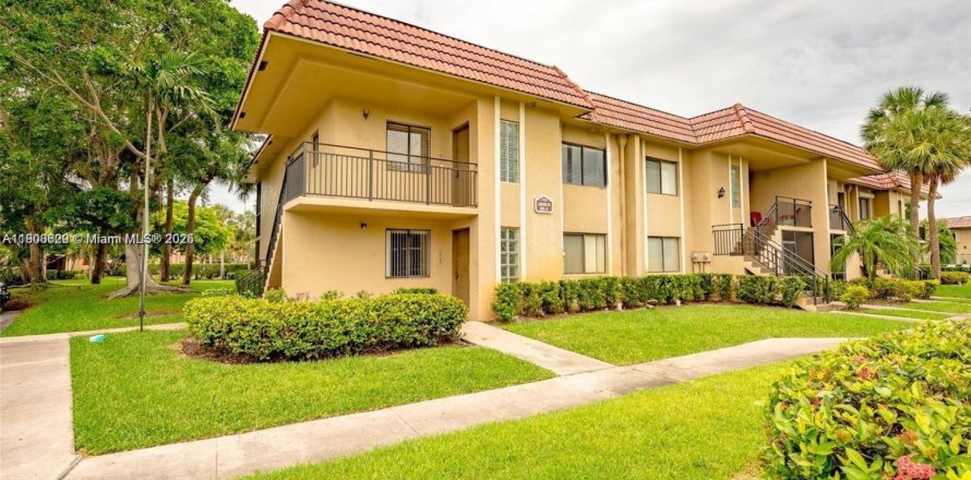 Condominio en Weston, Florida, 2 dormitorios  № 2031755