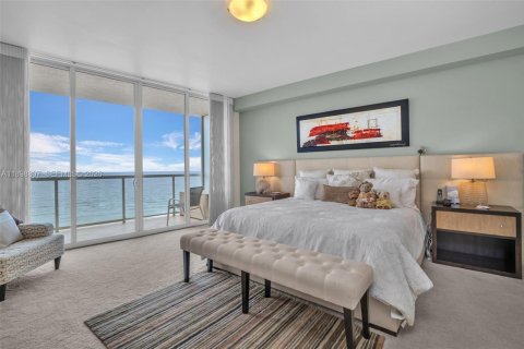 Copropriété à vendre à Pompano Beach, Floride: 3 chambres, 241.45 m2 № 2253558 - photo 3