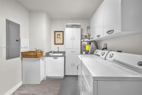 Copropriété à vendre à Pompano Beach, Floride: 3 chambres, 241.45 m2 № 2253558 - photo 7