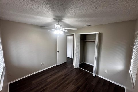 House in Casselberry, Florida 4 bedrooms, 166.57 sq.m. № 1903280 - photo 17
