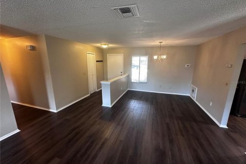 Villa ou maison à louer à Casselberry, Floride: 4 chambres, 166.57 m2 № 1903280 - photo 5