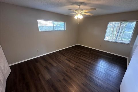 House in Casselberry, Florida 4 bedrooms, 166.57 sq.m. № 1903280 - photo 9