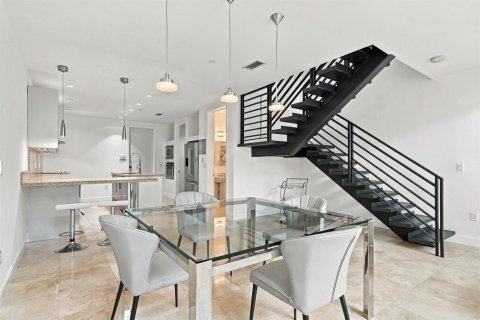 Touwnhouse à vendre à Fort Lauderdale, Floride: 3 chambres, 264.77 m2 № 2393226 - photo 7