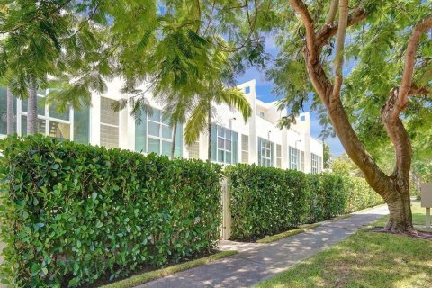 Touwnhouse à vendre à Fort Lauderdale, Floride: 3 chambres, 264.77 m2 № 2393226 - photo 2