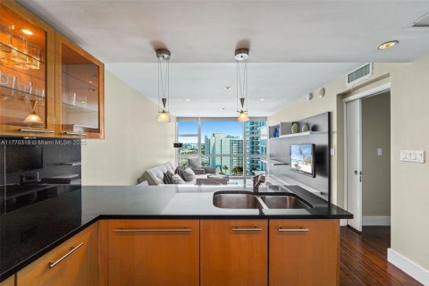 Condo in Miami Beach, Florida, 1 bedroom  № 2033784 - photo 5