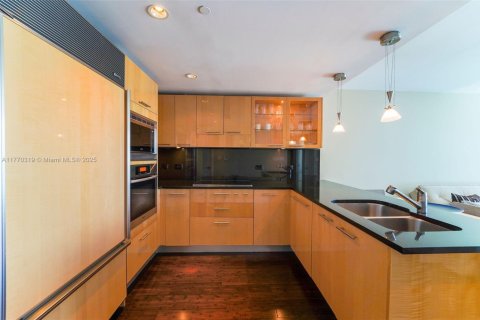 Condo in Miami Beach, Florida, 1 bedroom  № 2033784 - photo 7