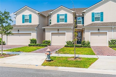 Adosado en Kissimmee, Florida 3 dormitorios, 135.64 m2 № 2212504