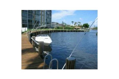 Condominio en alquiler en Oakland Park, Florida, 1 dormitorio, 55.74 m2 № 1226909 - foto 1
