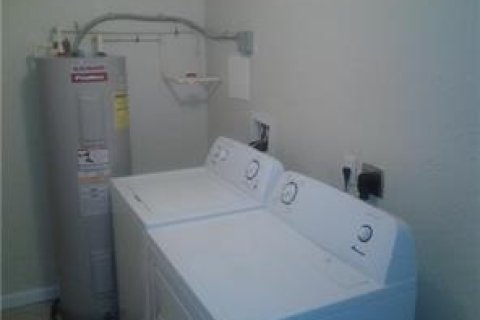 House in Tamarac, Florida 1 bedroom, 51.1 sq.m. № 1029684 - photo 1