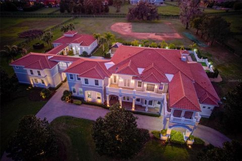 House in Thonotosassa, Florida 10 bedrooms, 895.02 sq.m. № 1534070 - photo 1