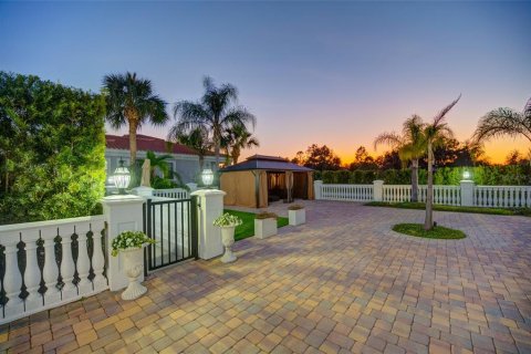 House in Thonotosassa, Florida 10 bedrooms, 895.02 sq.m. № 1534070 - photo 29